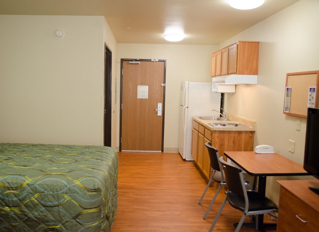 Woodspring Suites Columbus Southeast Groveport Room photo