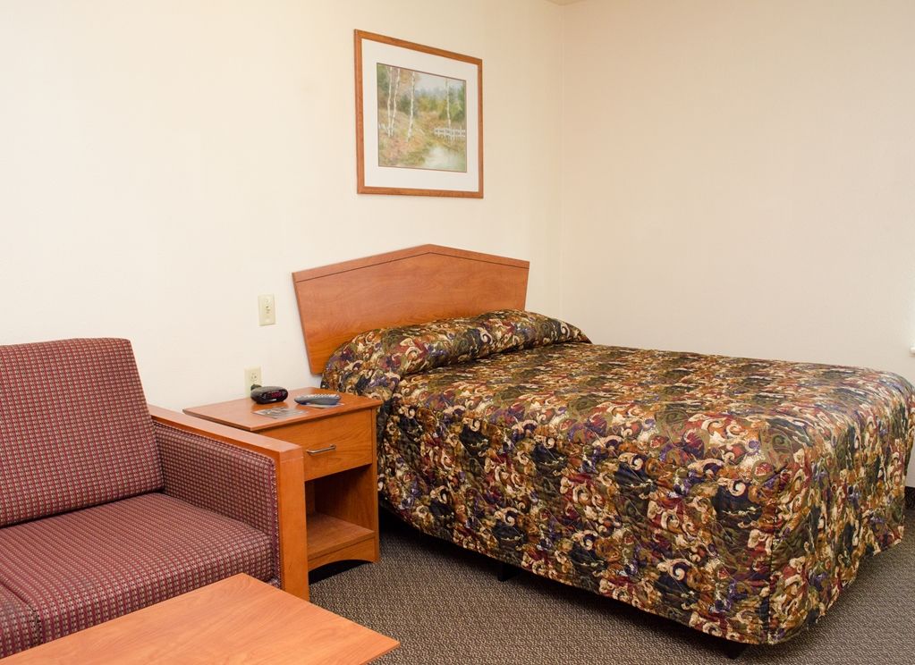 Woodspring Suites Columbus Southeast Groveport Room photo